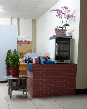 餐具一角以乾淨簡潔明亮為主